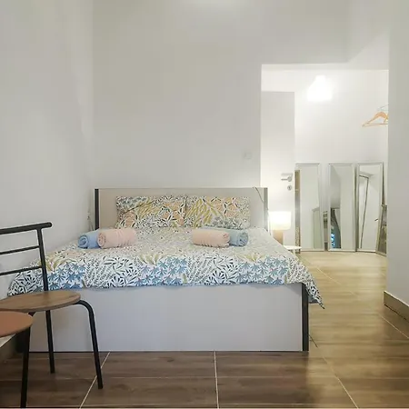 1 Bedroom Beautiful In Appartement