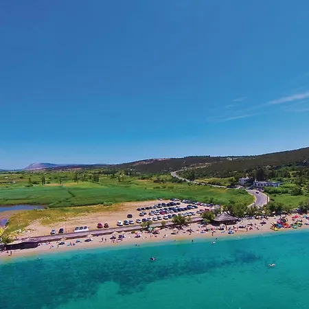 1 Bedroom Beautiful In Appartement Novalja