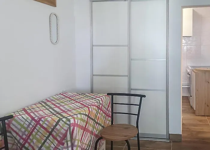 1 Bedroom Beautiful In Новалья