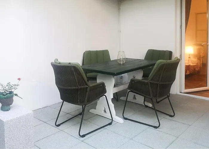 1 Bedroom Beautiful In Apartment