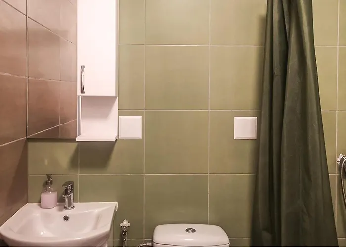 Apartment 1 Bedroom Beautiful In *